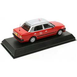 美品　川端企画 1/43 トヨタクラウン　MS80　タクシー黄 美品 川端企画 1/43 トヨタクラウン MS80 タクシー黄 - メルカリ