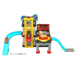 未開封新品　カーズ トミカ アクションコース 組みかえ！レーシングピット Amazon | トミカ ディズニー カーズ アクションコース 組みかえ