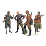 DR6563EP WW.II ドイツ武装親衛隊兵士&イタリア軍歩兵 危うい同盟 バルカン1943 w/ディテールアップパーツ 装備品 [1/35 ミリタリーシリーズ]