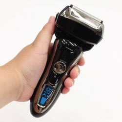 【送料無料】3■充電式4枚刃シェーバー_PRD180603■Dヘッド 高速リニアモーター 前後左右 外刃 スリット刃 防水♪ イトウ ヒロコーポレーション 4枚刃シェーバー PRD180603(1