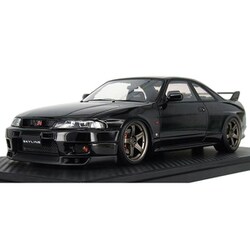 ignition model 1/18 Nissan Skyline GT-R (BCNR33) White
