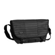 110142158 [メッセンジャーバッグ Maze Classic Messenger Bag （メイズ クラッシックメッセンジャーバッグ） Mサイズ Jet Black Woven Reflective]