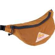 2592286 [アウトドア タウンユース 男女兼用 バッグ MICRO CURVE FANNY CARAMEL]