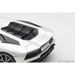 オートアートアベンタドールS　ランボルギーニ1:18ホワイト 61TKJ6mBqiL._UF350,350_QL80_.jpg