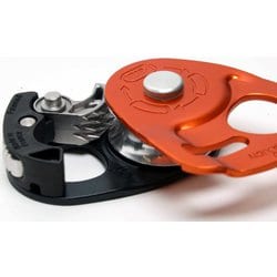 ヨドバシ.com - ペツル PETZL マイクロトラクション P53 [プーリー