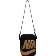 NJP-BA6344-011-MISC [ナイキ ヘリテージ グラフィック コア スモール アイテム 2.0]