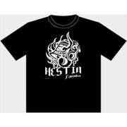 ダンジョンに出会いを求めるのは間違っているだろうかII ヘスティアファミリア Tシャツ XL [キャラクターグッズ]