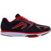 DISTANCE VIII M000519B Black/Red US8.5（26.5cm） [ランニングシューズ メンズ]