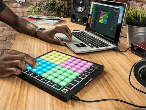 ヨドバシ.com - ノベーション novation LaunchPad X [MIDIグリッド