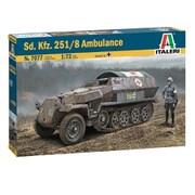 IT7077 WW.II ドイツ軍Sd.Kfz. 251/8 野戦救急車 [1/72スケール プラモデル]