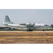 83902 中国空軍 Y-8 輸送機 [1/144スケール プラモデル]