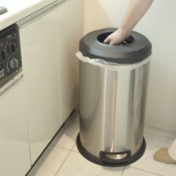 ヨドバシ.com - サンコー thanko ギュギュッと圧縮ゴミ箱40L