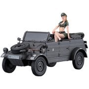 SP453 Pkw.K1 キューベルワーゲン 82型w/ブロンドガールズ フィギュア [1/24スケール プラモデル 2024年5月再生産]