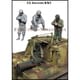 EM35191 WWIIアメリカ陸軍兵士 大口径砲弾を検分するGI [1/35スケール プラモデル]