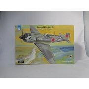 FLX48035 ラヴォーチキン La-7 戦闘機 武装強化型 [1/48スケール プラモデル]