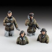 RM831 WWII リバーシブル迷彩の防寒着を着たドイツ戦車搭乗員セット 4体入り [1/72スケール レジンキット]