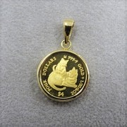 ジュエリー 純金コイン（K18製ペンダント枠付） 1/30oz 2019 ミーチョとミーチャ