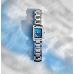 【美品】CITIZEN L エコ・ドライブ EG7060-93W 腕時計 箱付き シチズンL』より、南半球の温かく穏やかな海で育った白蝶貝の