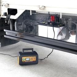ヨドバシ.com - 大橋産業 BAL バル 12V/24Vバッテリー充電器