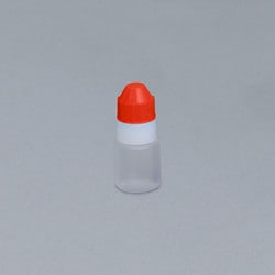 点滴容器フレッシュ1号（未滅菌） 本体：白キャップ：赤 5cc（100ポンイリ）