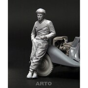 ARP35018 1/35 もたれかかる下士官 1935年～1940年 [レジン製フィギュア]