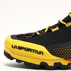 ヨドバシ.com - スポルティバ LA SPORTIVA エクイリビウム ST GTX