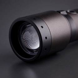 ヨドバシ.com - LED LENSER レッドレンザー 502190 [レッドレンザーP7R 