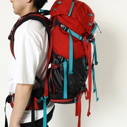 Mountain Hardwear ユニ AMG 55 バックパック アルパインレッド S/M, アルパインレッド。, Small/Medium, Amg 並行輸入品 ポップな顔した本格派。カラーも素材もマルチな、マウンテン