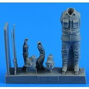 ARB350022 WW.II 日本海軍 回天  乗組員2 （ミクロミル用） [1/35スケール プラモデル レジン製ミリタリーフィギュア]