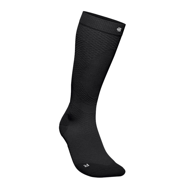 バウアーファインド BauerfeindRUN ULTRA LIGHT COMPRESSION SOCKS HIGH SOCKS MEN 62111468 黒 Mサイズ(ふくらはぎ周径：36-41cm) サイズ38-40(靴のサイズ：24-25.5cm) [ランニングソックス]Ω