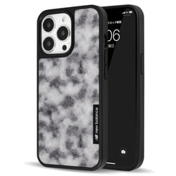 MD-74903-2 [iPhone 13 Pro用 ケース new balance デザインパネル スモールスプラッター]