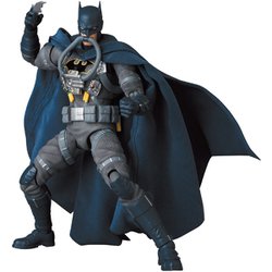 MAFEX（マフェックス） No.165 STEALTH JUMPER BATMAN HUSH Ver. [塗装済可動フィギュア 全高約160mm]