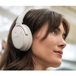 ヨドバシ.com - ボーズ BOSE QuietComfort 45 headphones White Smoke