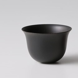 日本製 TOHKA 食器 猪口 日月 ブラック レンジ・食洗機不可 ギフト箱入り