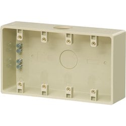 PVR-A4J [4ケ用露出スイッチボックス コネクタ無・穴付]