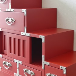 朱雀　階段箪笥　右下がり 朱雀 階段箪笥 左下がり | 株式会社クロシオ｜クロシオ