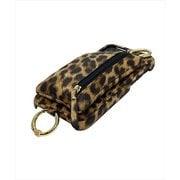18528 [IPHORIA（アイフォリア） iPhone 12 / iPhone 12 Pro 用 PUケース Necklace Case With Multi-Strap + Zip Pocket - Leopard]