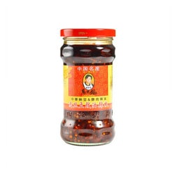 老干媽 肉絲豆鼓油辣椒（豚肉入りラー油） 280g