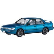 20562 1/24 自動車 ニッサン ブルーバード 4ドアセダン SSSアテーサ リミテッド（U12型）前期 w/ トランクスポイラー [組立式プラスチックモデル]