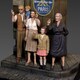 RM827 1/35 レジン製ディティールアップパーツ WWII 戦いは終った 終戦を喜ぶ家族（5体セット） [1/35 ディティールアップパーツ]