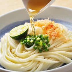 ヨドバシ.com - マルキン 麺しるべ 讃岐太うどん 250g×8 通販【全品無料配達】