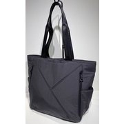 QH6-19003 POCKETSSS TOTE BAG INK BLACK