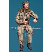AM35298 1/35 ミリタリーフィギュア WWII イギリス陸軍戦車長セット 冬支度の英戦車長 2体入 [組立式プラスチックモデル]