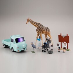 ARTPLA 1/35 観光客とキリンセット [組立式プラスチックモデル]