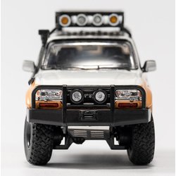 ゲインコーププロダクツ 1/64 トヨタランドクルーザー LC80 Off-road バージョン LHD ホワイト/ブラウン 完成品 KS-014-119