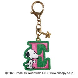 ヨドバシ Com エスケイジャパン Peanuts スヌーピー 刺繍アルファベットキーホルダー E キャラクターグッズ 通販 全品無料配達