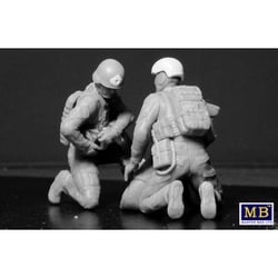 Amazon | マスターボックス 1/35 アメリカ 現用兵士4体+犬 中東