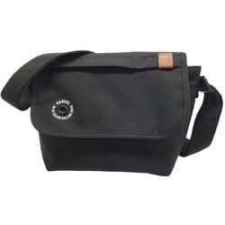250-3057 クロ [KANGOL（カンゴール） ショルダーバック Garside 軽量 多機能 レザータグ アイレット ヨコ型]