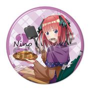 映画 五等分の花嫁 描き下ろし 76mm缶バッジ キャンプ Ver. 中野二乃 [キャラクターグッズ]