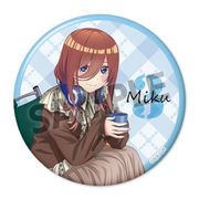 映画 五等分の花嫁 描き下ろし 76mm缶バッジ キャンプ Ver. 中野三玖 [キャラクターグッズ]